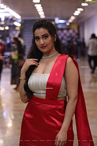 Anchor Manjusha at At SIIMA Awards 2021