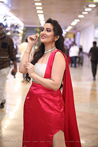 Anchor Manjusha at At SIIMA Awards 2021