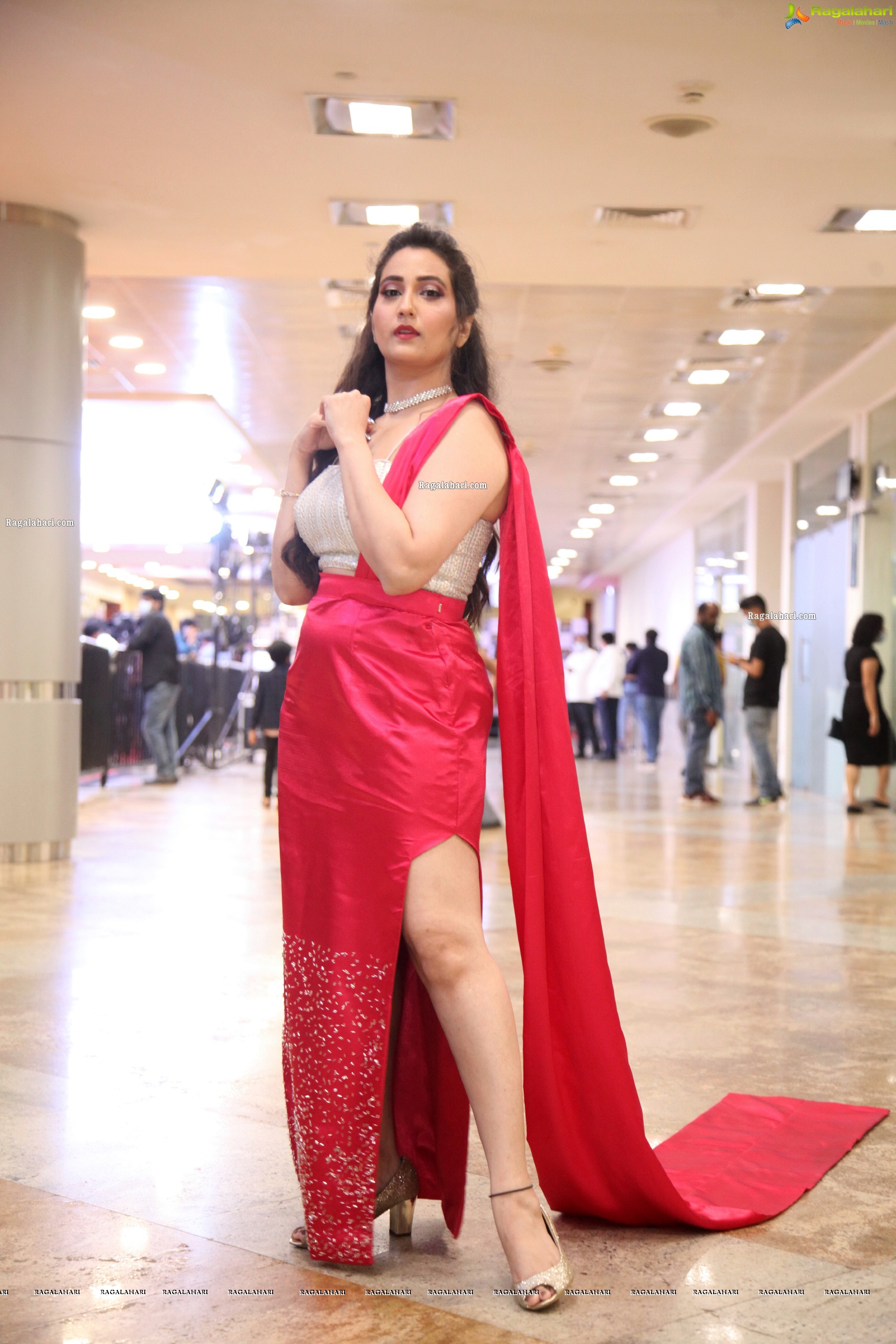 Anchor Manjusha At SIIMA Awards 2021, HD Photo Gallery