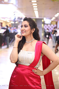 Anchor Manjusha at At SIIMA Awards 2021