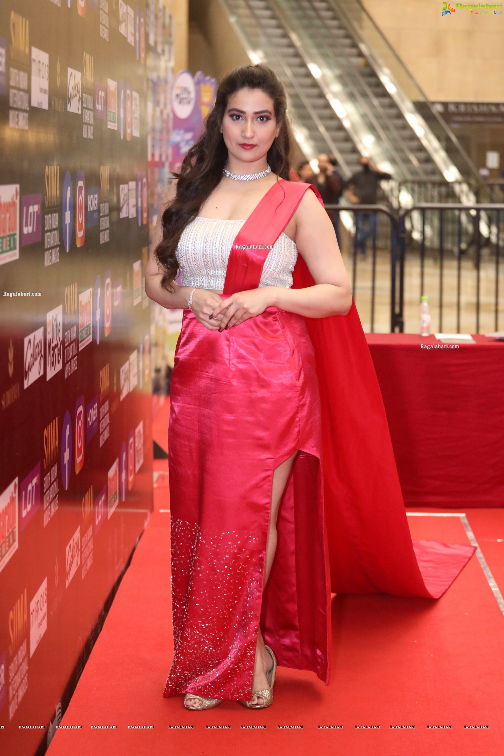 Anchor Manjusha At SIIMA Awards 2021, HD Photo Gallery