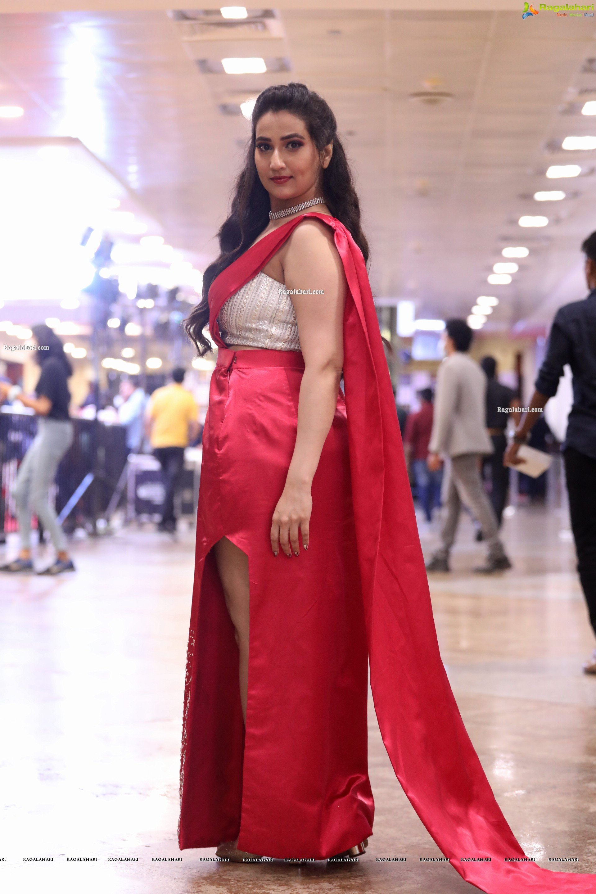 Anchor Manjusha At SIIMA Awards 2021, HD Photo Gallery