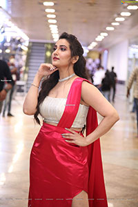 Anchor Manjusha at At SIIMA Awards 2021