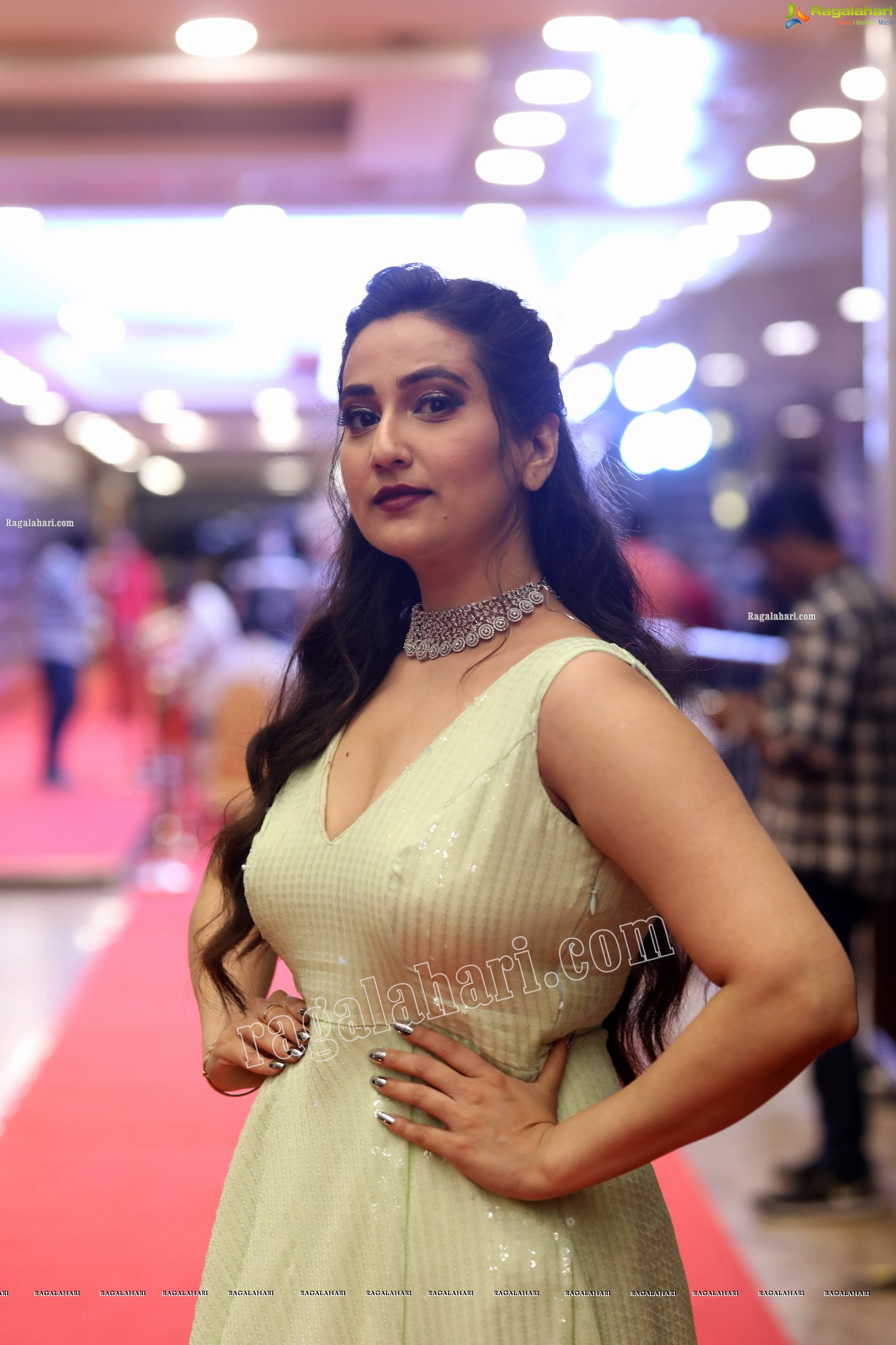 Anchor Manjusha at SIIMA Awards 2021 Day 2, HD Photo Gallery