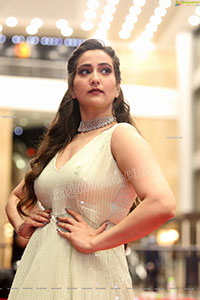 Anchor Manjusha at SIIMA Awards 2021 Day 2