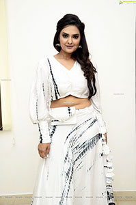 Neha Deshpande at Peep Show Press Meet