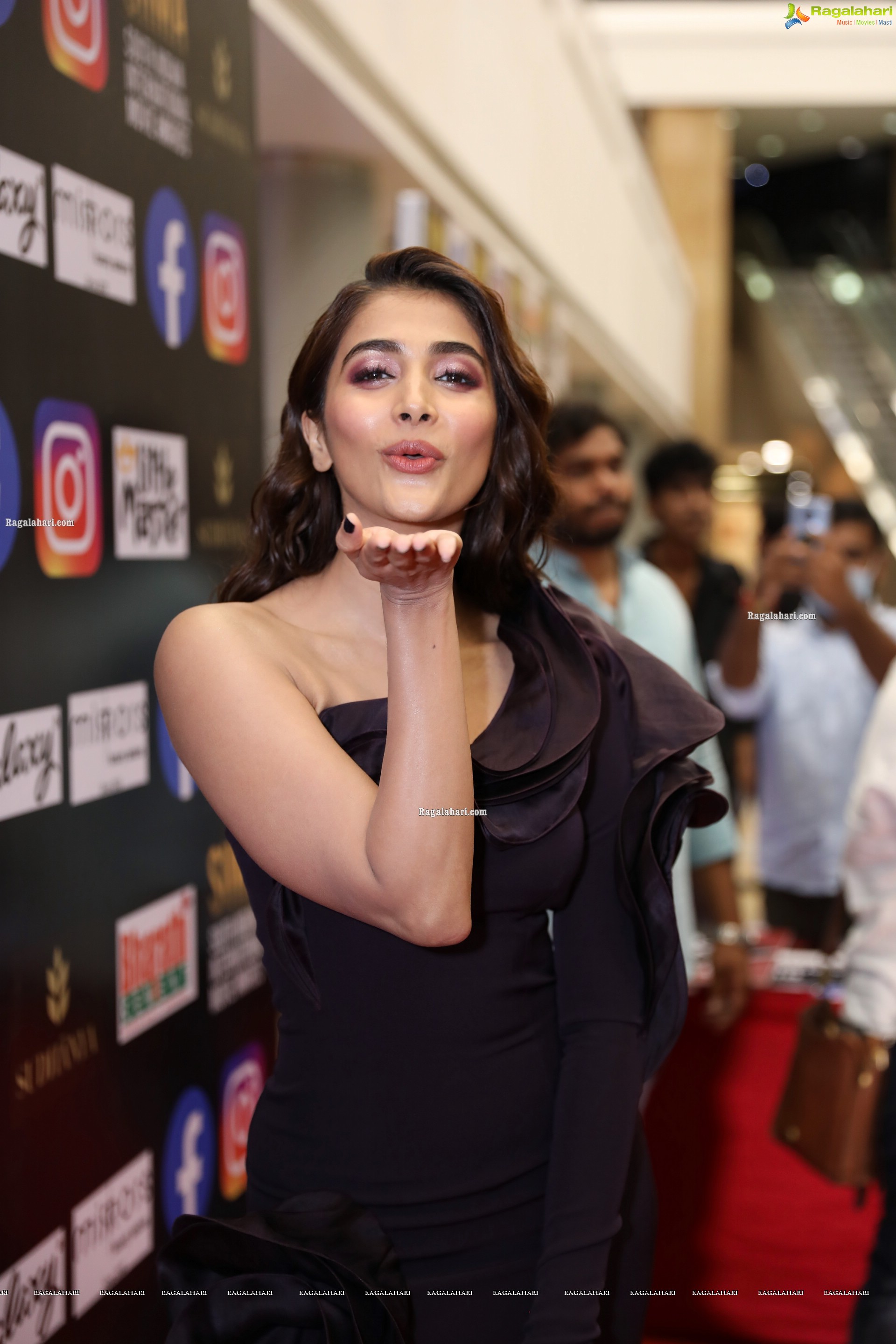 Pooja Hegde at SIIMA Awards 2021 Day 2, HD Photo Gallery