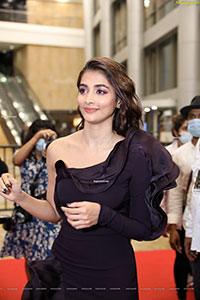 Pooja Hegde at SIIMA Awards 2021 Day 2