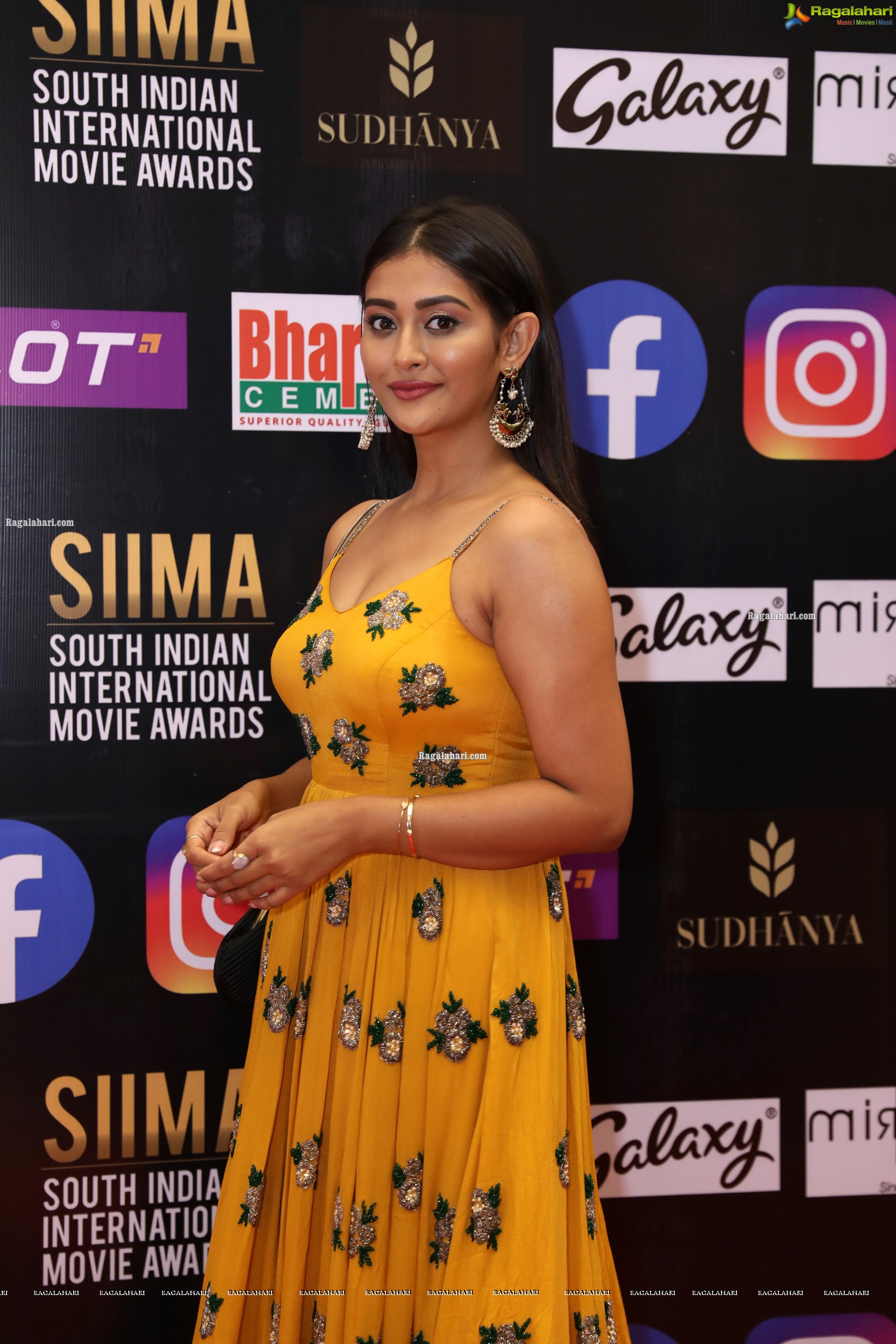 Pooja Jhaveri at SIIMA Awards 2021 Day 2, HD Photo Gallery