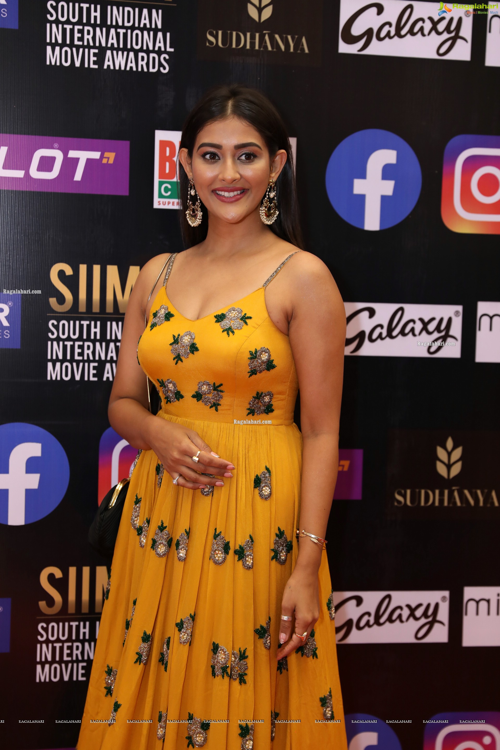 Pooja Jhaveri at SIIMA Awards 2021 Day 2, HD Photo Gallery