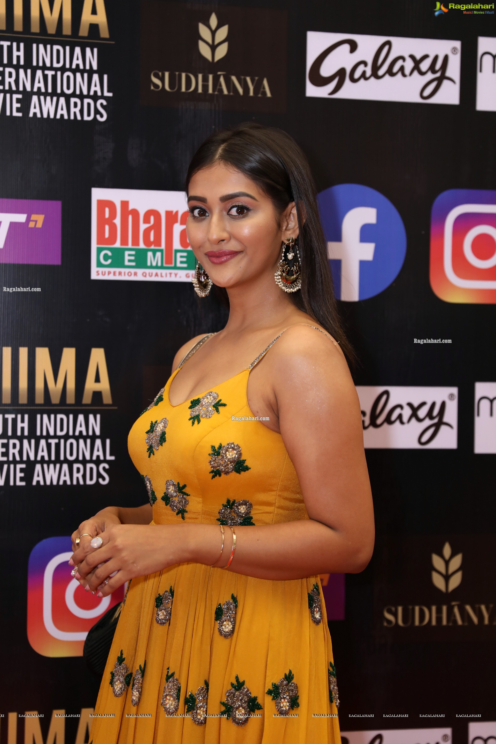 Pooja Jhaveri at SIIMA Awards 2021 Day 2, HD Photo Gallery