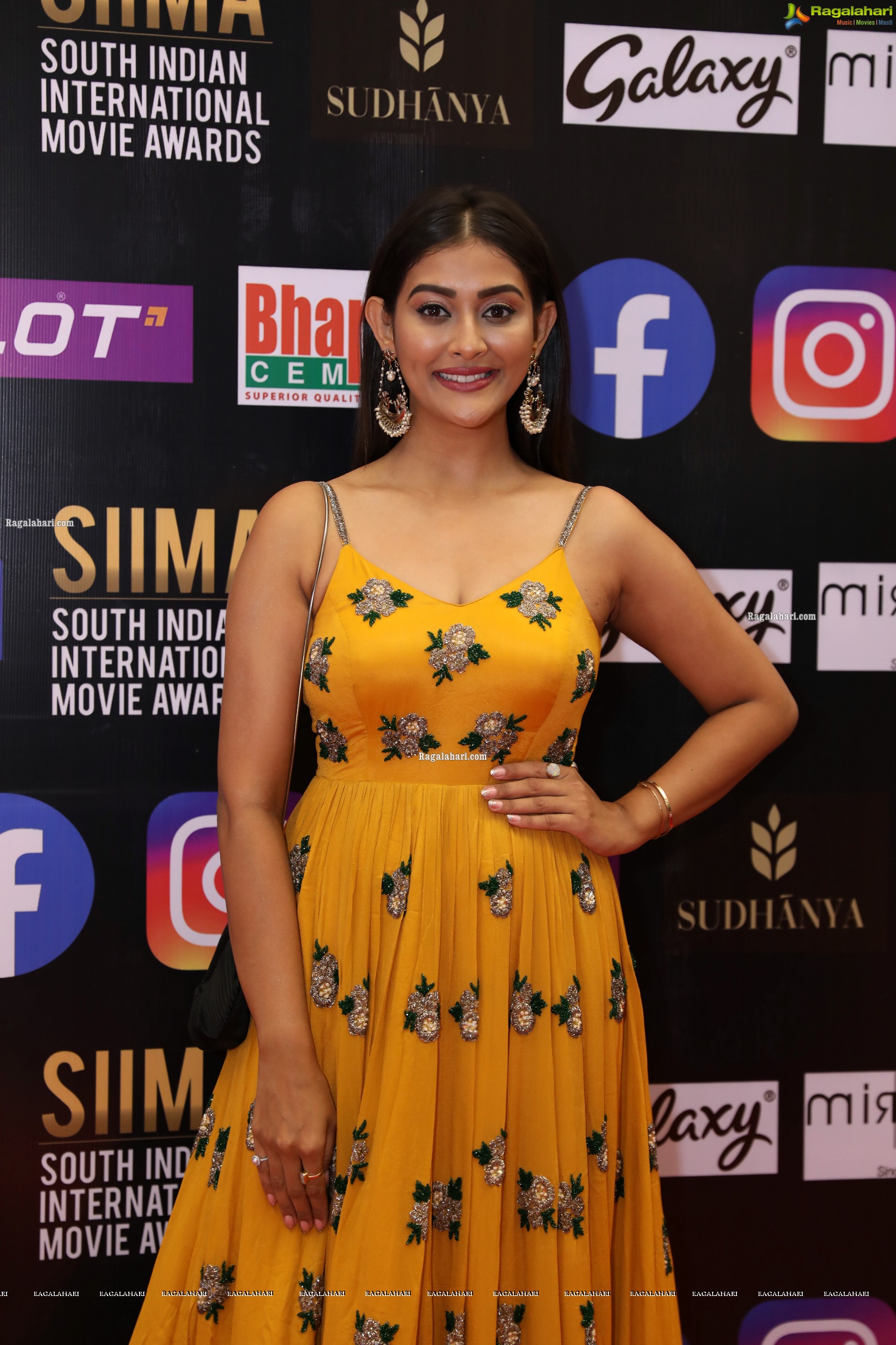 Pooja Jhaveri at SIIMA Awards 2021 Day 2, HD Photo Gallery