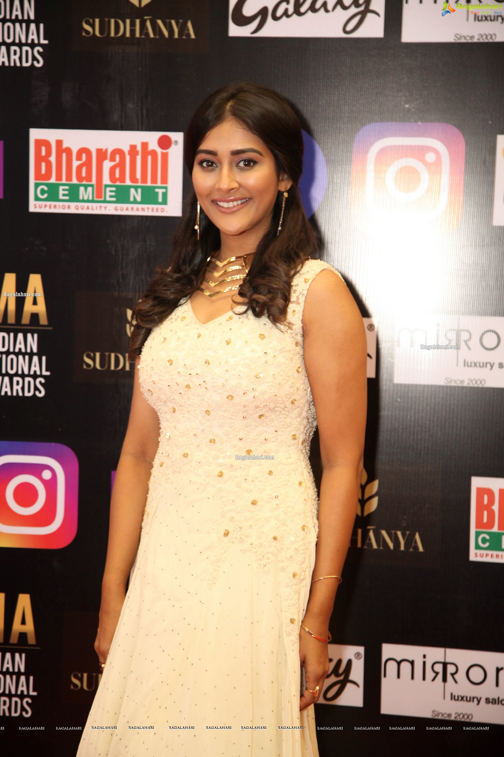 Pooja Jhaveri At SIIMA Awards 2021, HD Photo Gallery