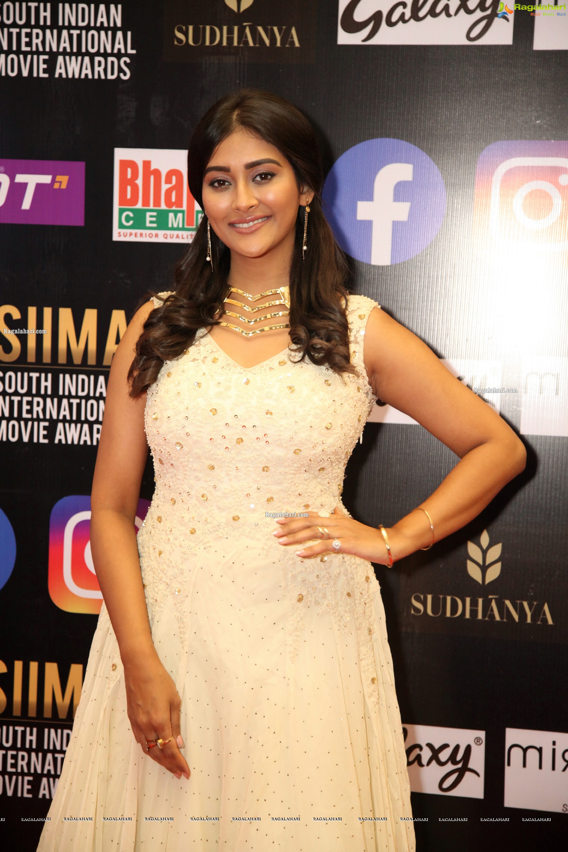 Pooja Jhaveri At SIIMA Awards 2021, HD Photo Gallery