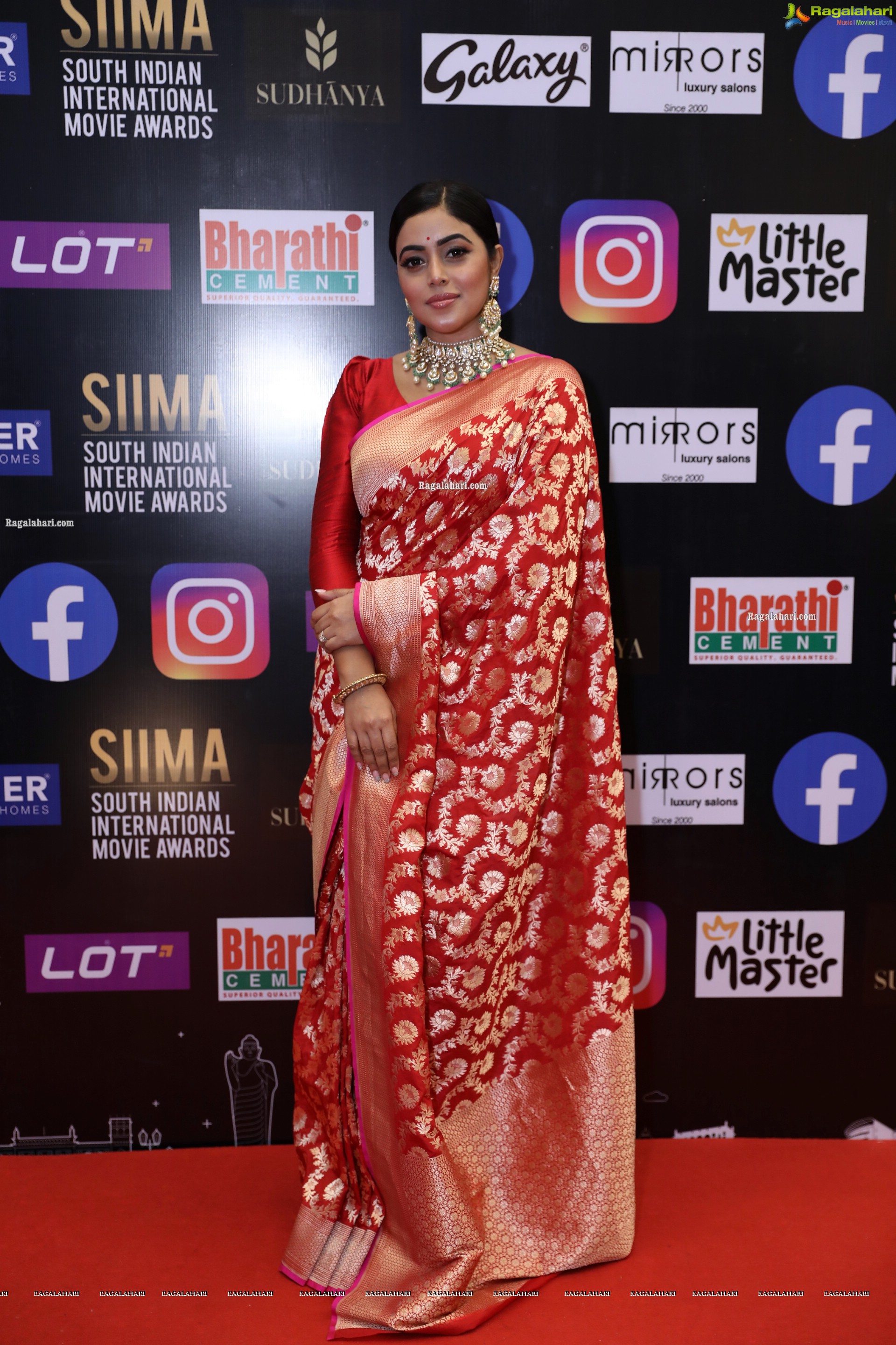 Poorna at SIIMA Awards 2021 Day 2, HD Photo Gallery