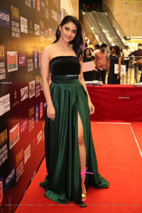 Priya Singh at SIIMA Awards 2021