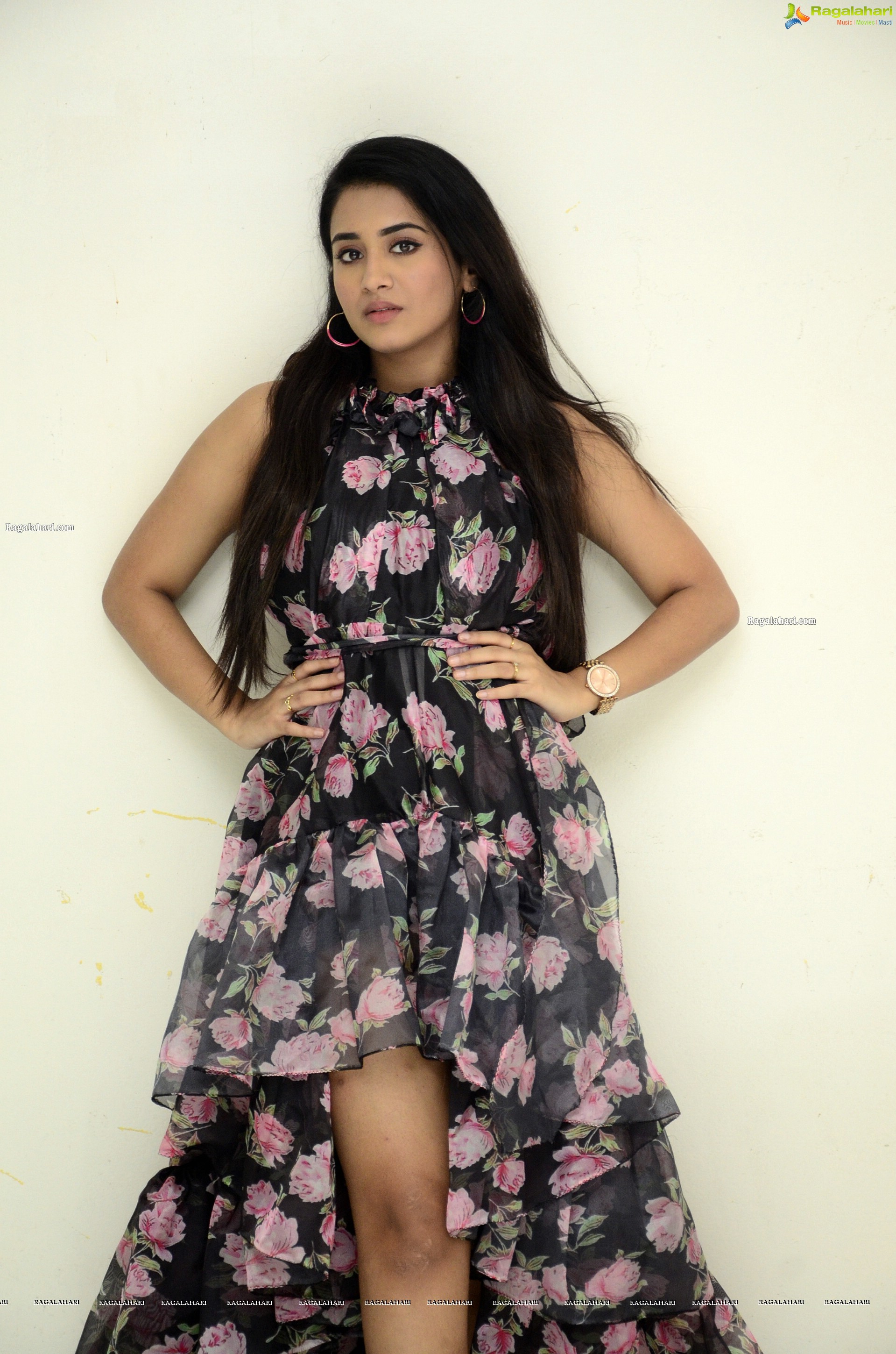 Rashi Singh Stills at Gem Movie Press Meet, HD Photo Gallery