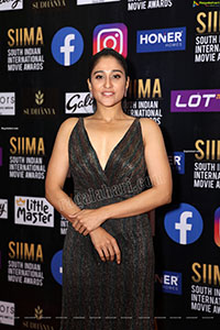 Regina Cassandra at SIIMA Awards 2021