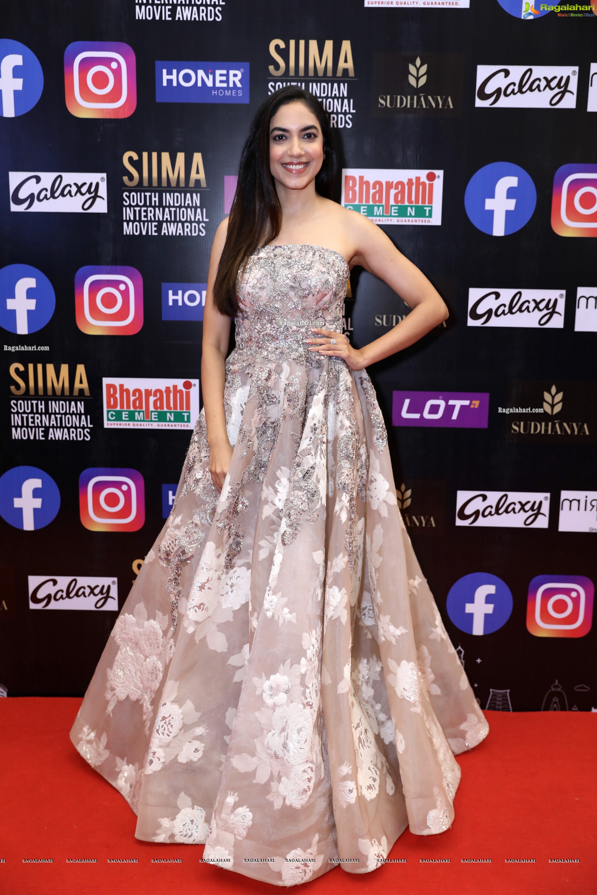 Ritu Varma at SIIMA Awards 2021 Day 2, HD Photo Gallery