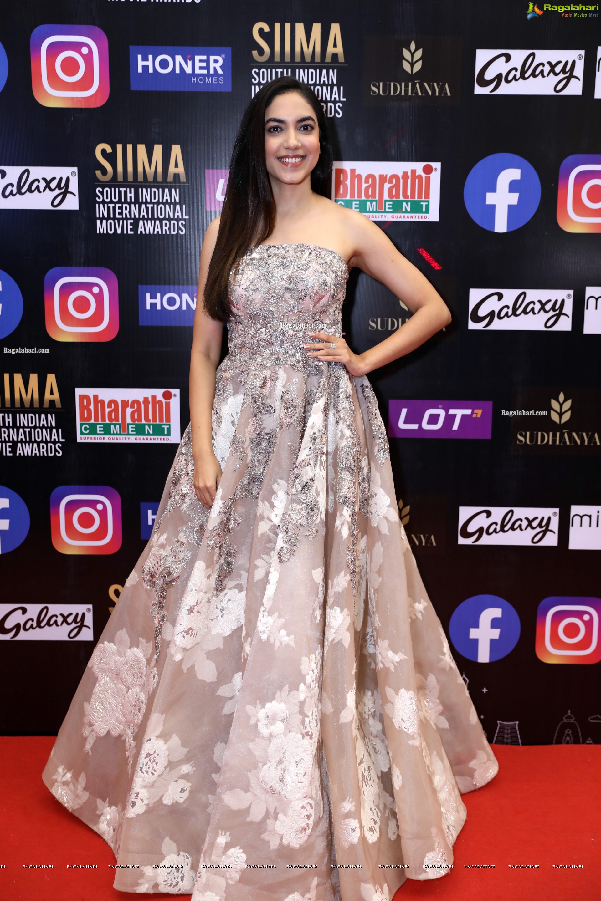 Ritu Varma at SIIMA Awards 2021 Day 2, HD Photo Gallery