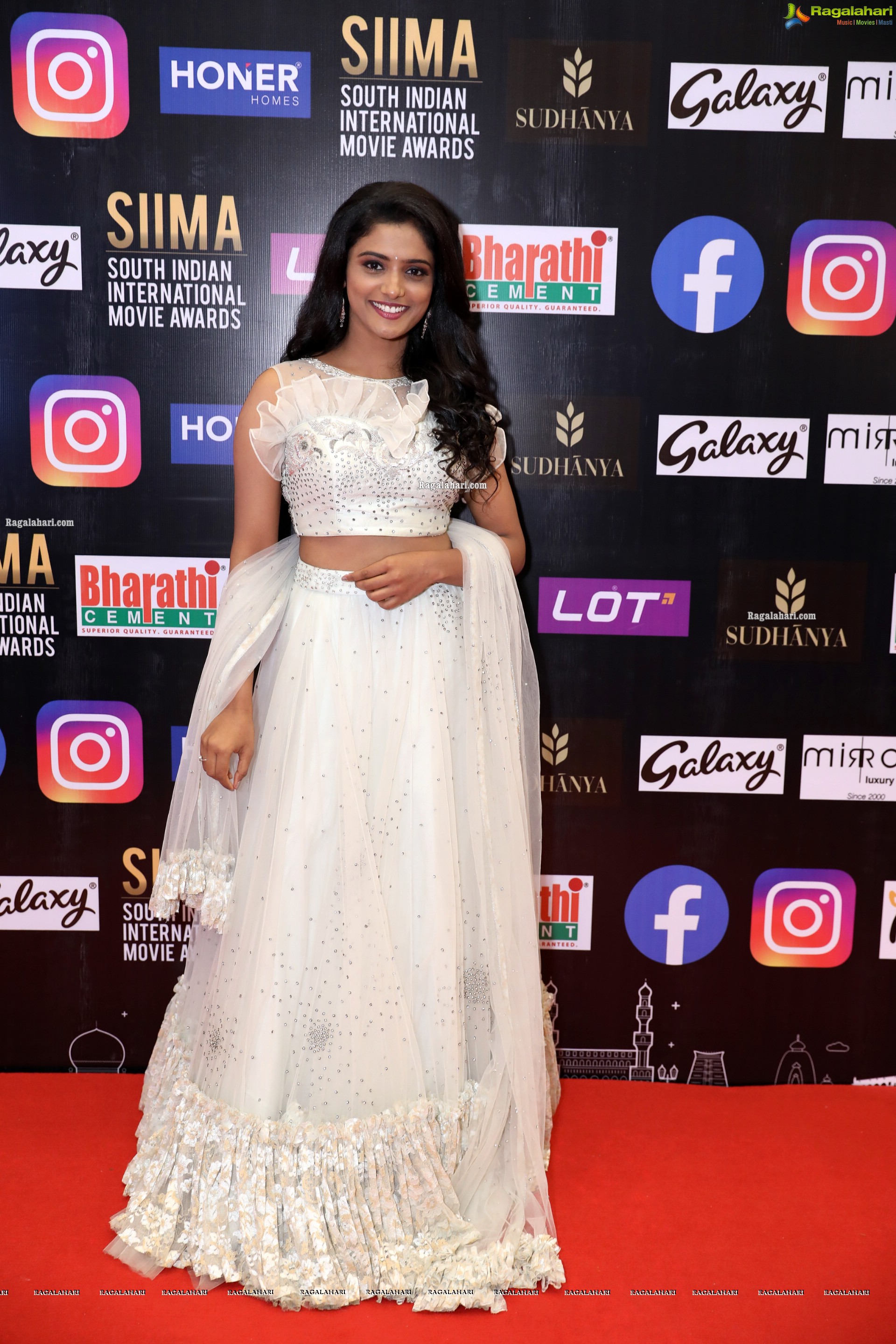 Roopa Koduvayur at SIIMA Awards 2021 Day 2, HD Photo Gallery