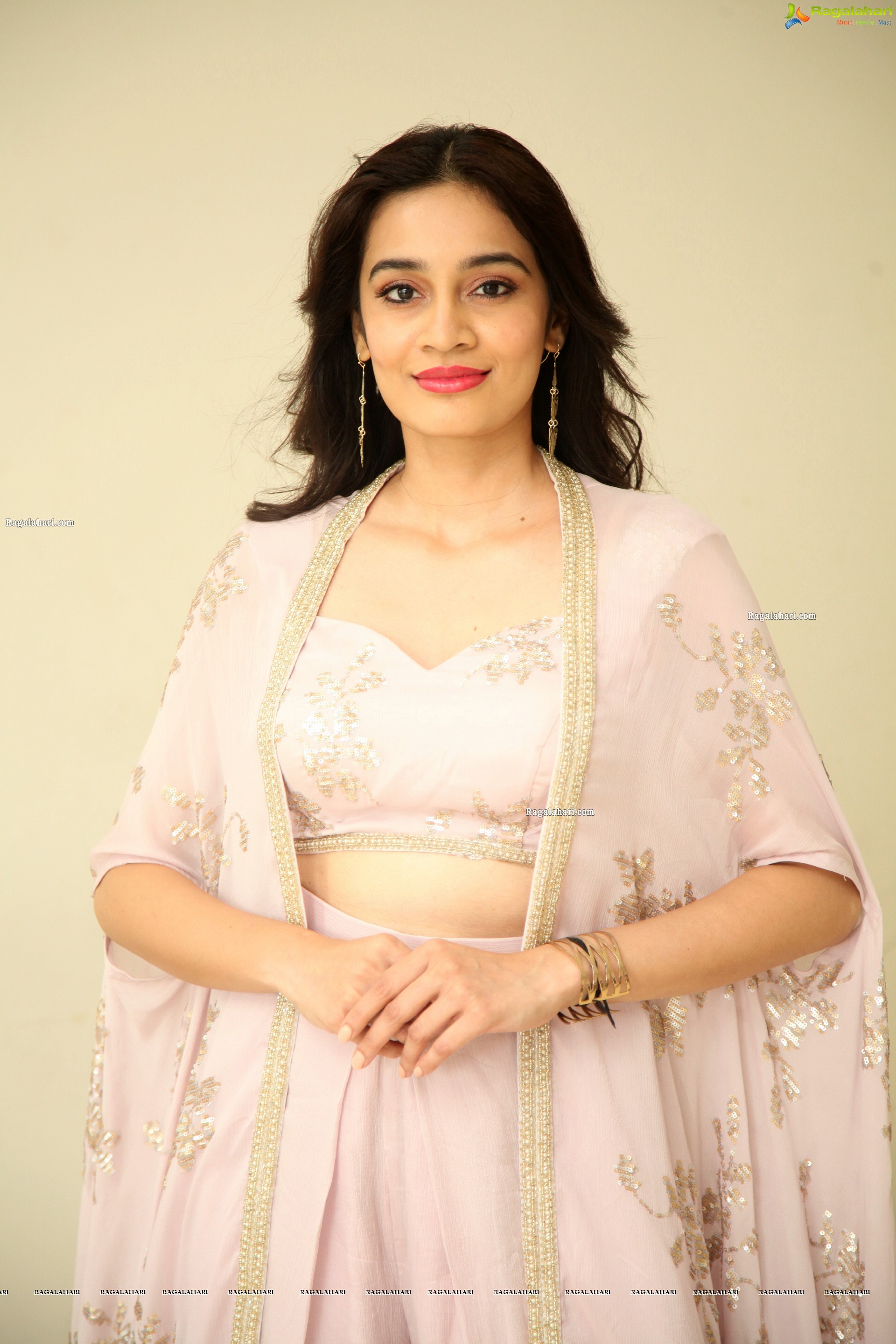 Saathvika Raj at Neetho Movie Trailer Launch, HD Photo Gallery