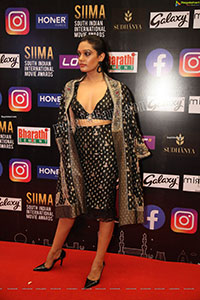 Sarah Harish at SIIMA Awards 2021