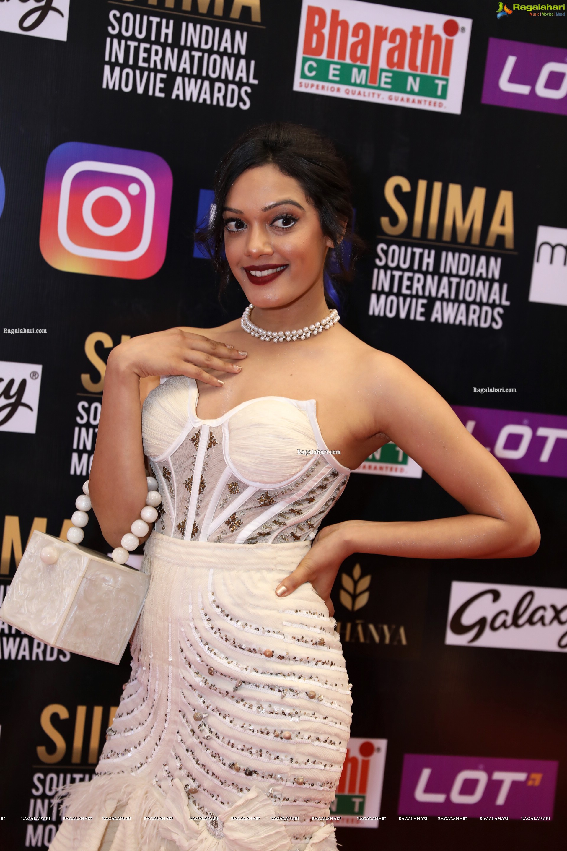 Sarah Harish at SIIMA Awards 2021 Day 2, HD Photo Gallery