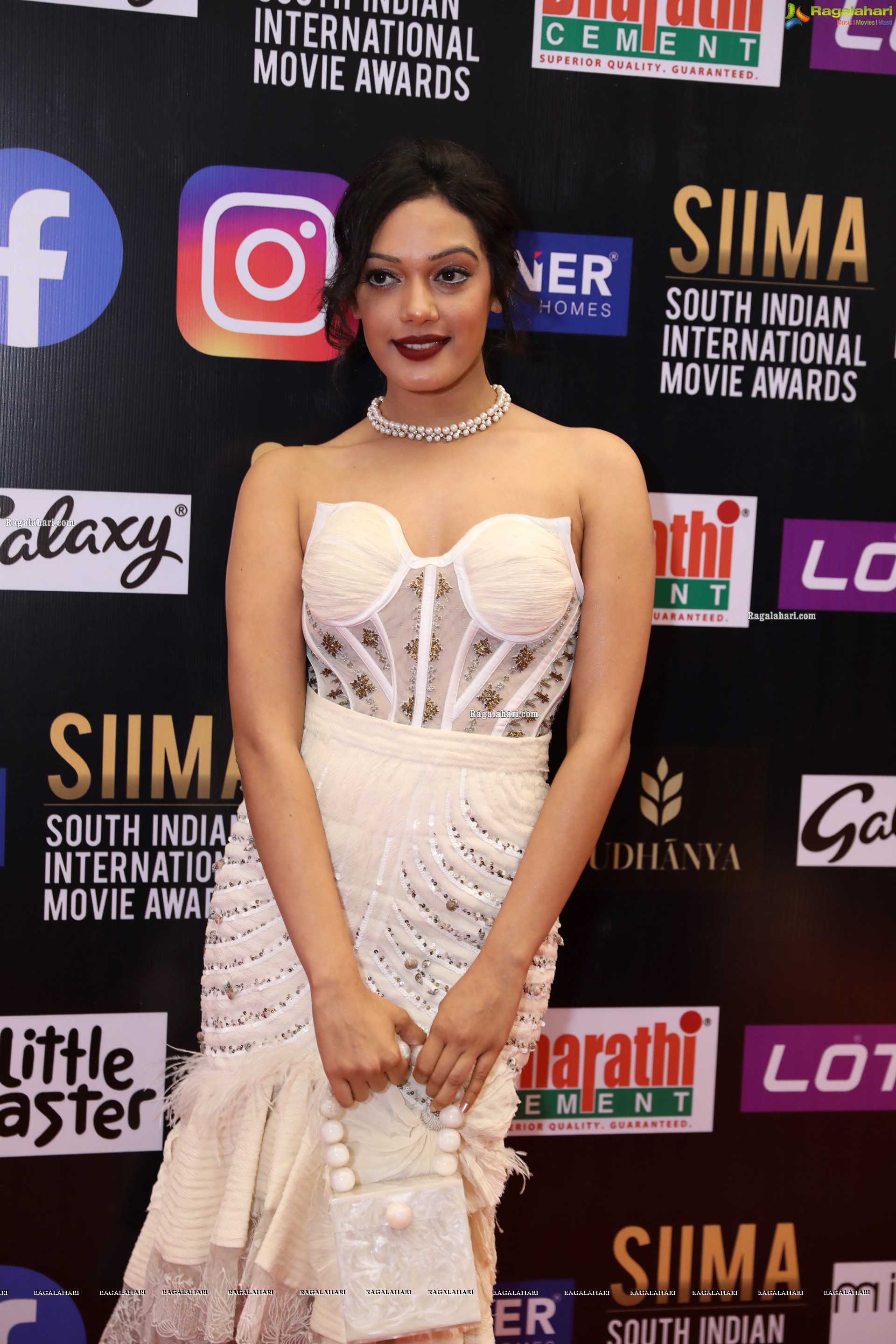 Sarah Harish at SIIMA Awards 2021 Day 2, HD Photo Gallery