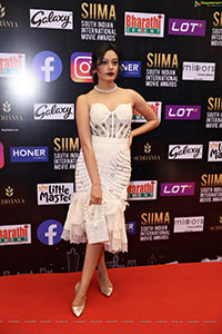 Sarah Harish at SIIMA Awards 2021 Day 2