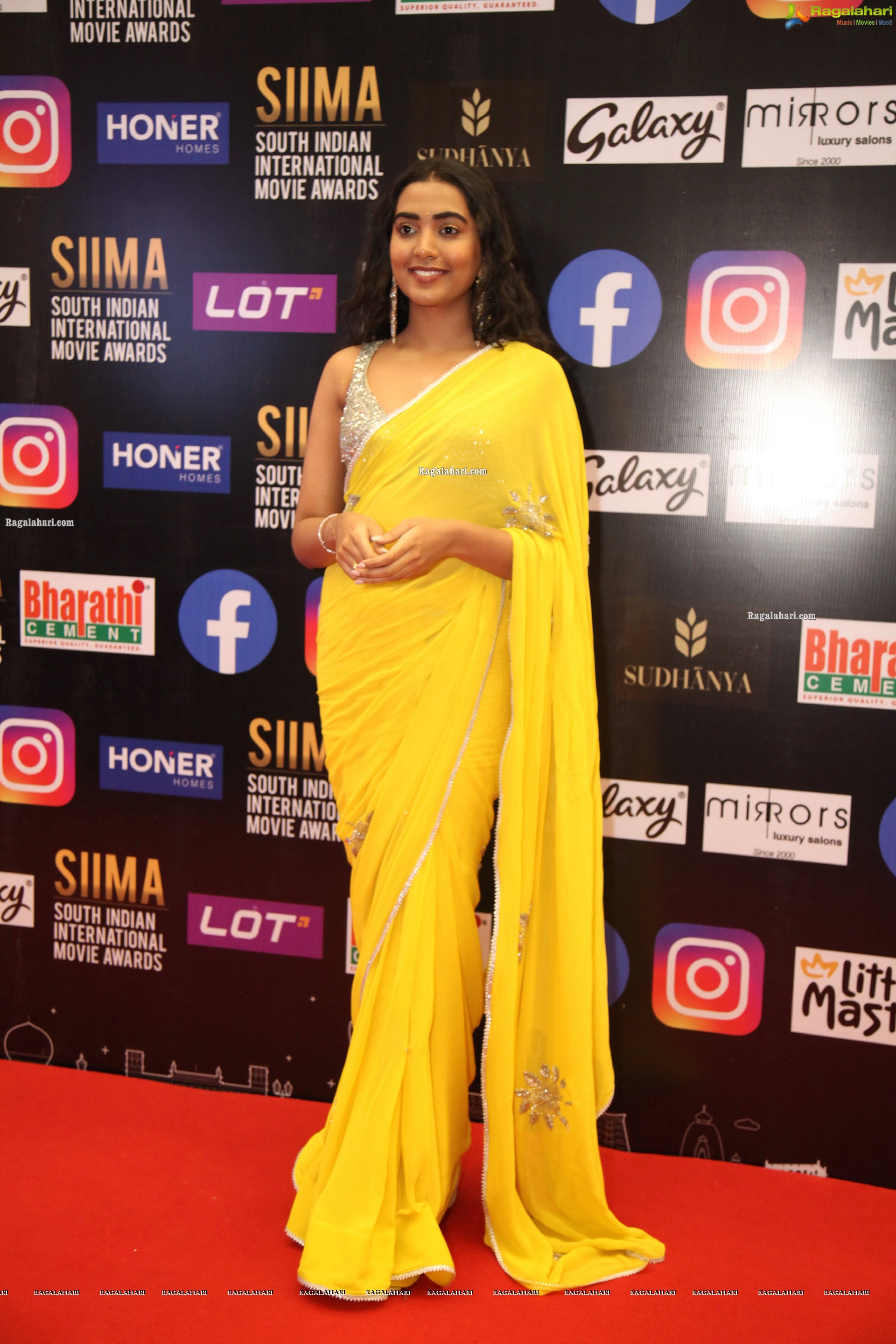 Shivatmika Rajasekhar At SIIMA Awards 2021, HD Photo Gallery