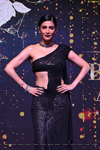 Shruti Haasan at Times Business Awards 2021 Hyderabad