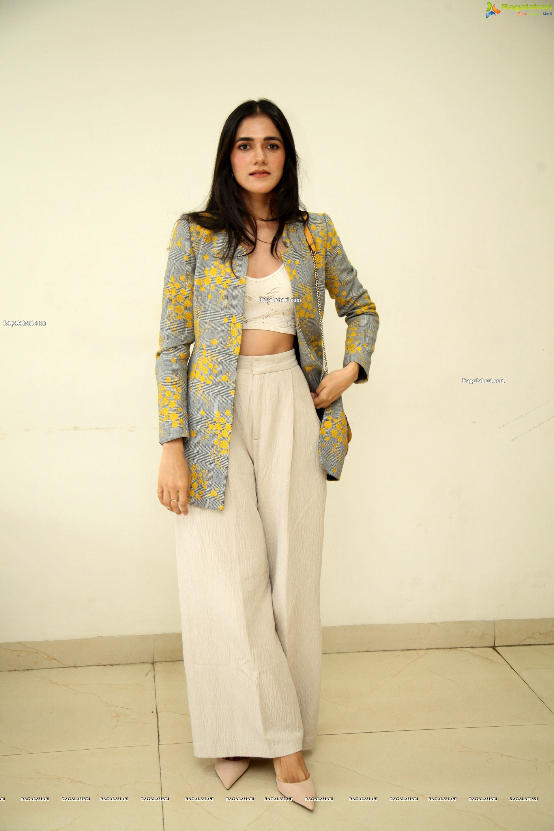 Simran Choudhary at Neetho Movie Trailer Launch, HD Photo Gallery