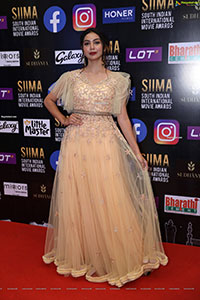 Simran Saniya at SIIMA Awards 2021