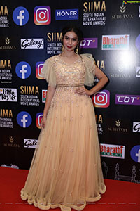 Simran Saniya at SIIMA Awards 2021