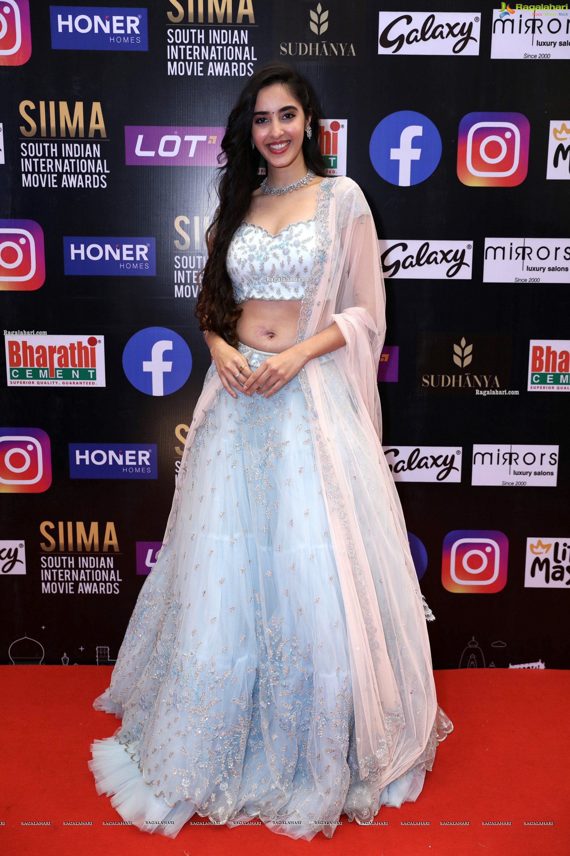 Simrat Kaur at SIIMA Awards 2021 Day 2, HD Photo Gallery