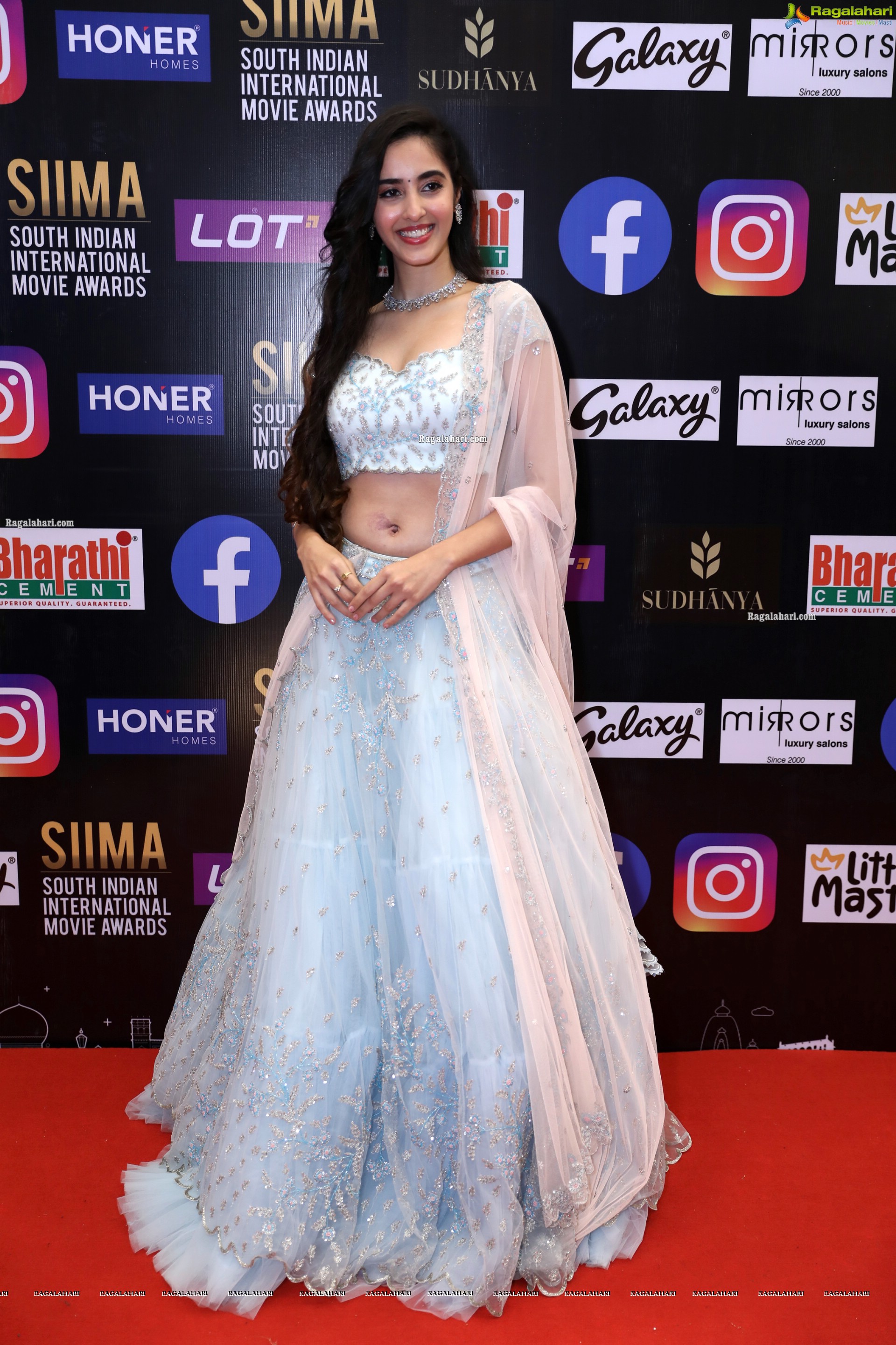 Simrat Kaur at SIIMA Awards 2021 Day 2, HD Photo Gallery