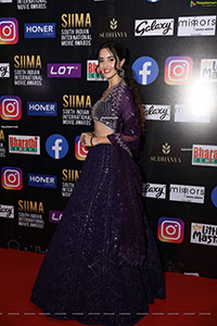 Simrat Kaur at SIIMA Awards 2021