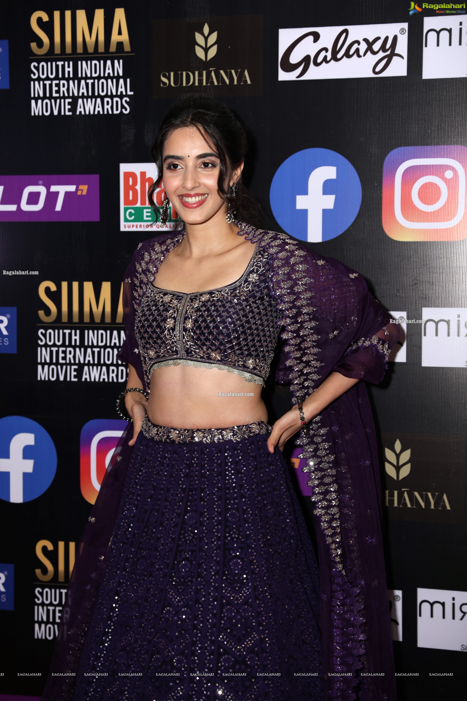 Simrat Kaur at SIIMA Awards 2021, HD Photo Gallery