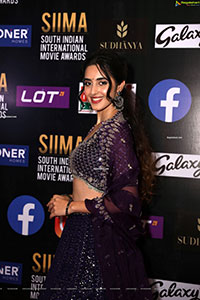 Simrat Kaur at SIIMA Awards 2021