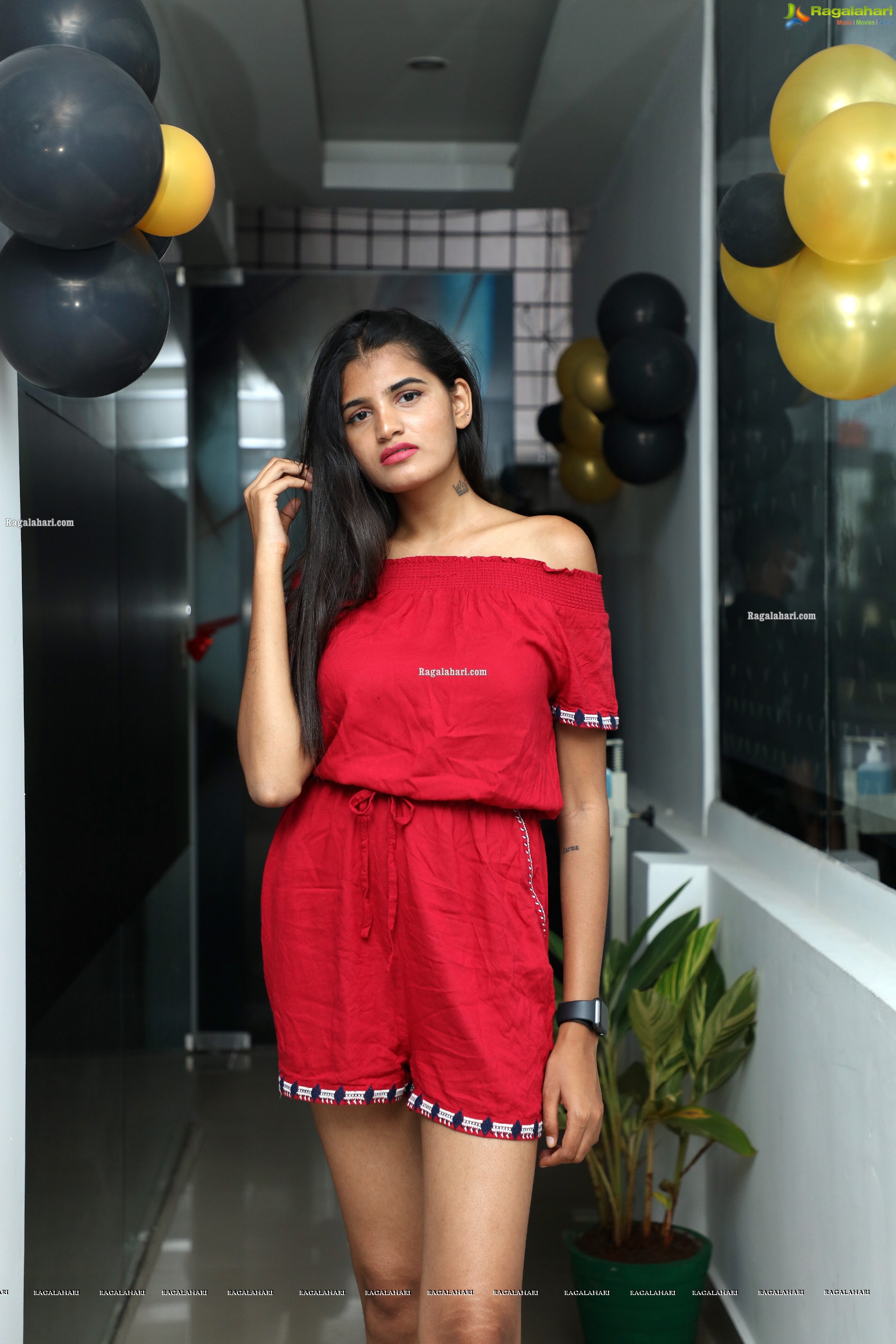 Sindhu Manthri Latest Photoshoot Stills, HD Photo Gallery