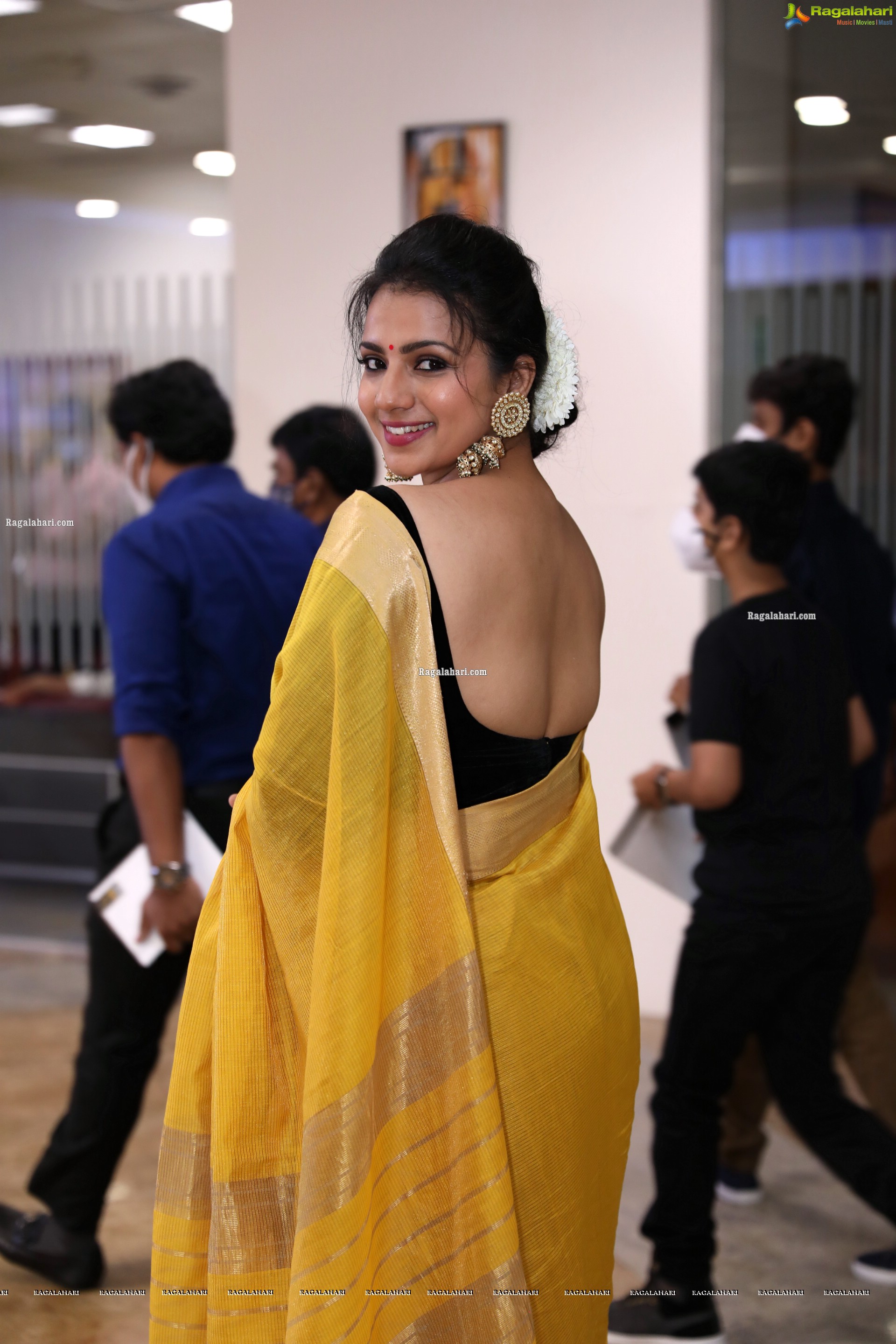 Sruthi Hariharan at SIIMA Awards 2021 Day 2, HD Photo Gallery