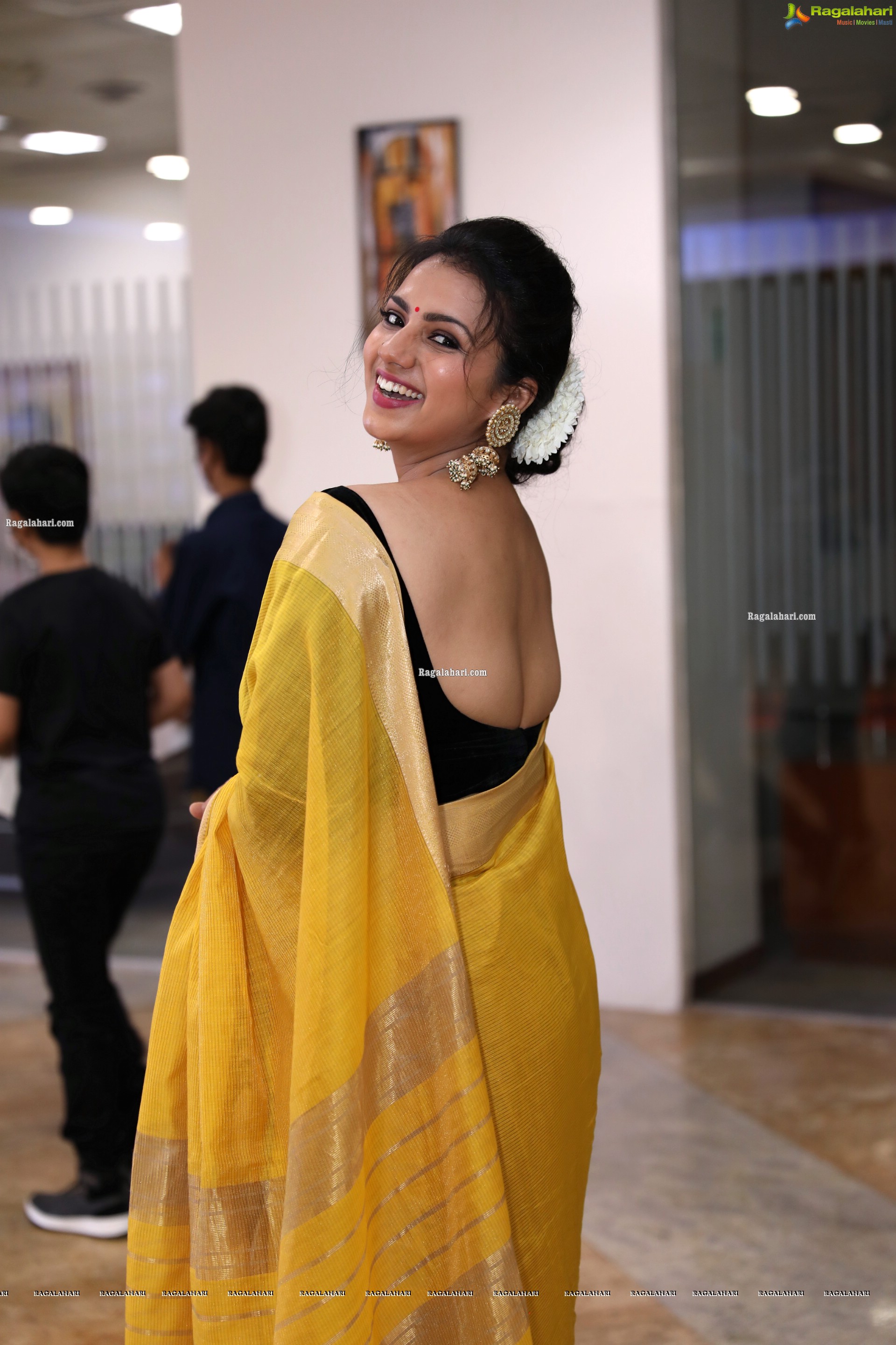 Sruthi Hariharan at SIIMA Awards 2021 Day 2, HD Photo Gallery