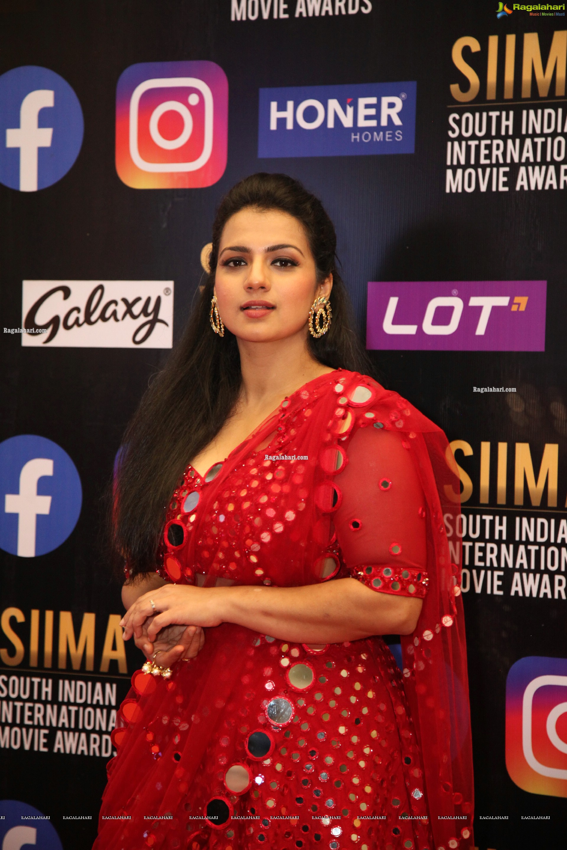 Sruthi Hariharan at SIIMA Awards 2021, HD Photo Gallery
