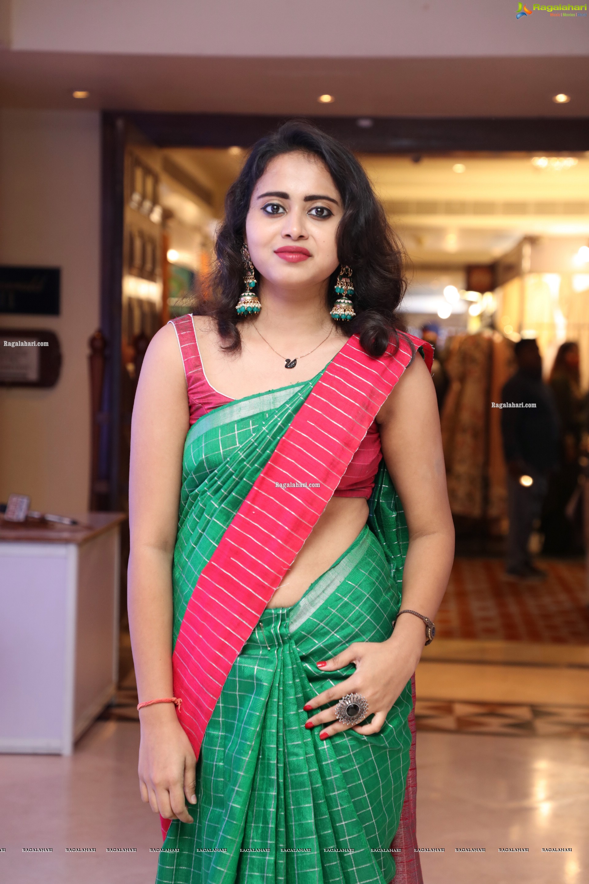 Suchitra in Beautiful Green Saree, HD Photo Gallery