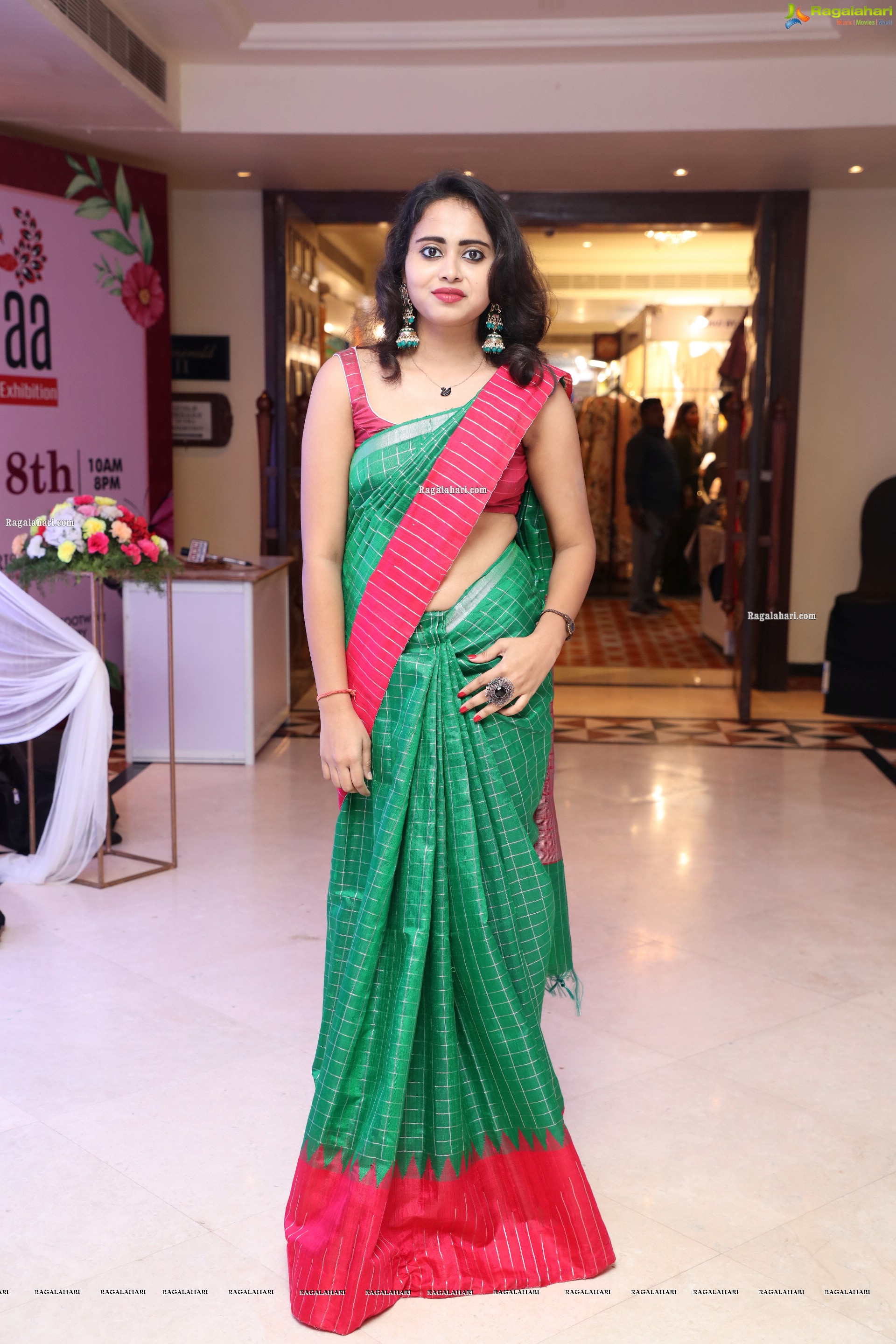 Suchitra in Beautiful Green Saree, HD Photo Gallery