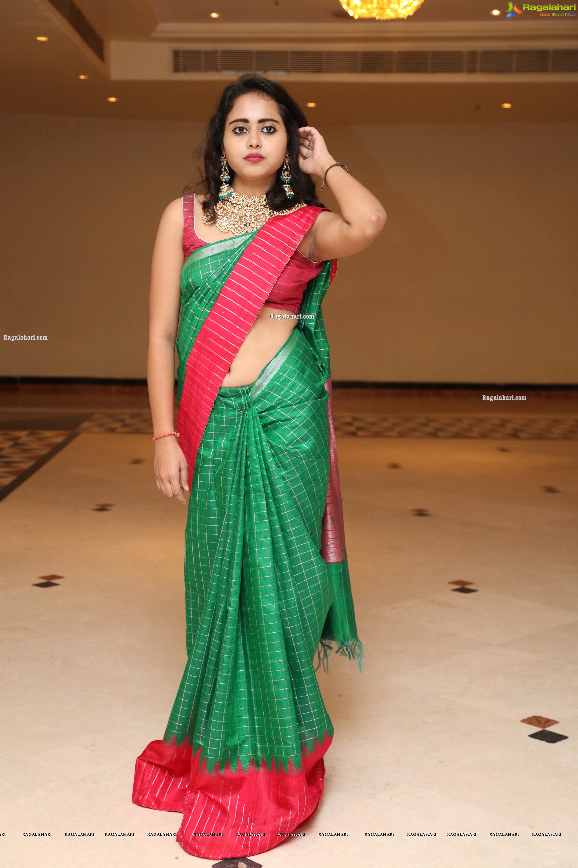 Suchitra in Beautiful Green Saree, HD Photo Gallery