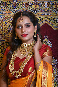 Sugandha Rao Photoshoot in Traditional Silk Saree