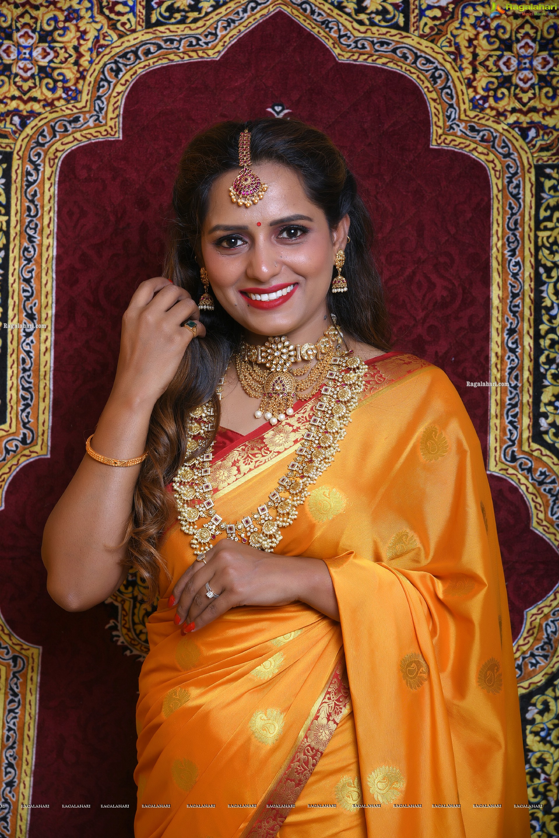 Sugandha Rao Photoshoot in Traditional Silk Saree, HD Gallery